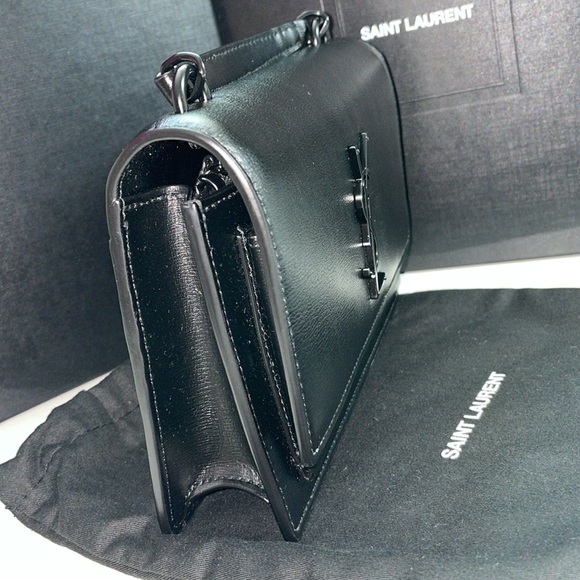 Authentic YSL Sunset wallet on chain - Picture 3 of 15